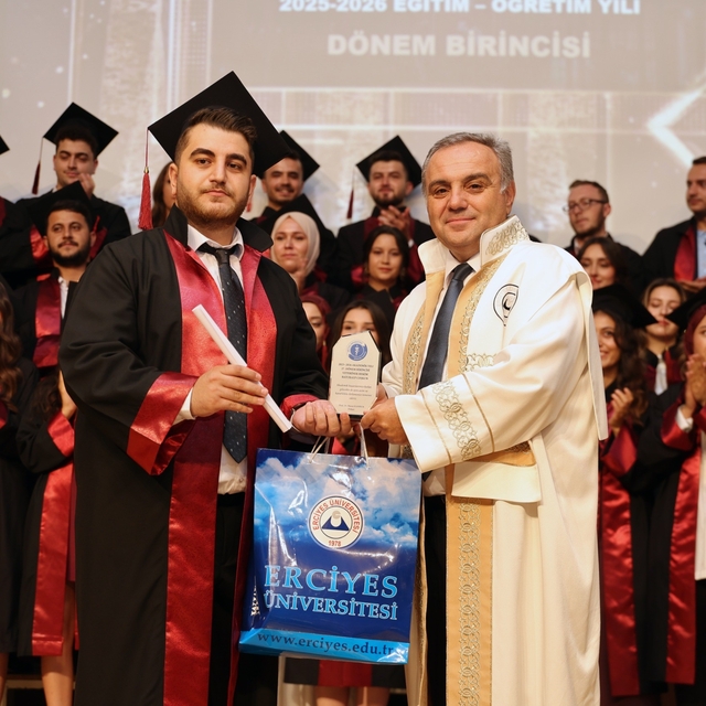 ERÜ Veteriner Fakültesi yeni mezunlarını verdi
