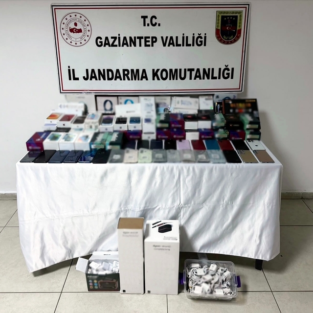 Gaziantep'te 1,5 milyon TL değerinde kaçak malzeme ele geçirildi