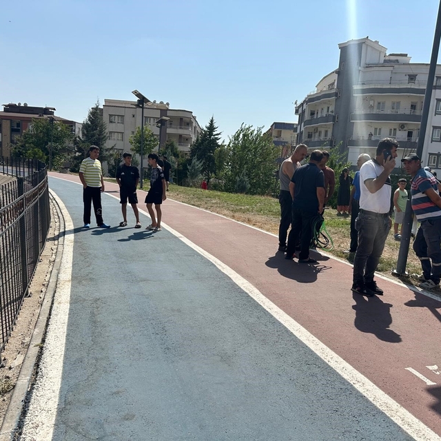Batman'da selfie çekerken sulama kanalına düştü, vatandaşlar kurtardı