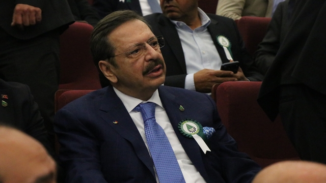 TOBB Başkanı Hisarcıklıoğlu: "Babanın oğula kefil olmadığı yerde biz kefil oluyoruz"