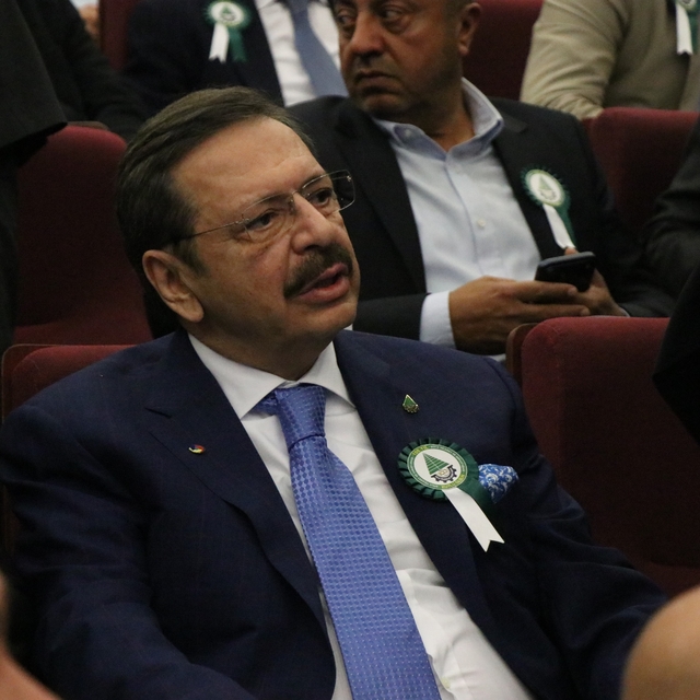 TOBB Başkanı Hisarcıklıoğlu: "Babanın oğula kefil olmadığı yerde biz kefil...