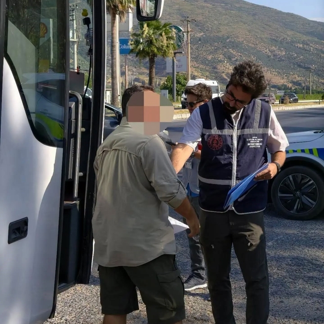 Aydın'da turizm denetimleri sürüyor
Denetimlerde 2 usulsüzlük ortaya çıkarı...