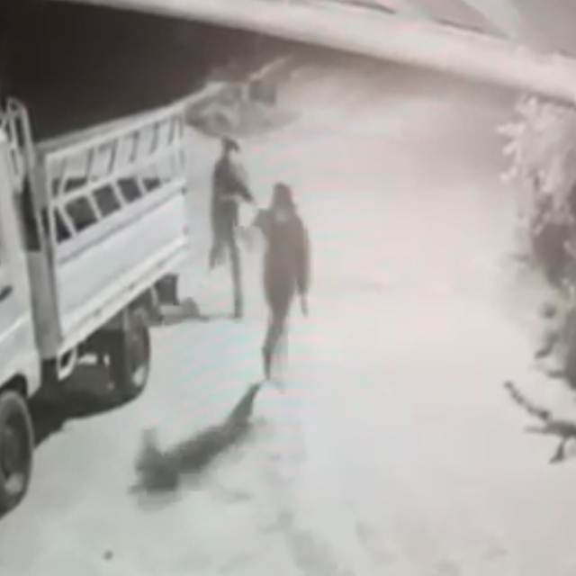 Malatya'da 2 şüpheli otomobile kurşun yağdırdı; o anlar kamerada