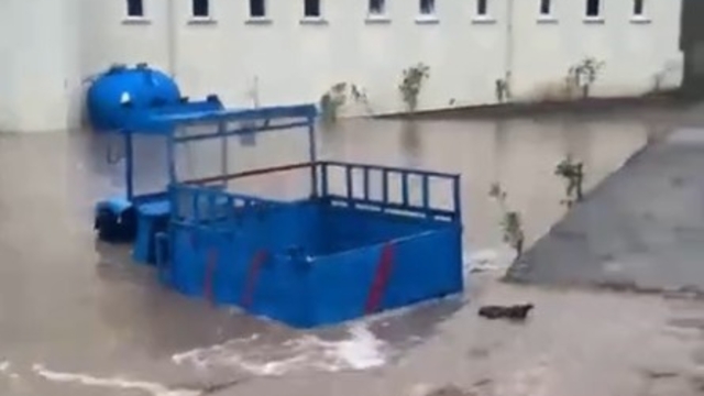 Kastamonu'da metrekareye 130 kilogram yağış düşen ilçede su baskınları yaşandı