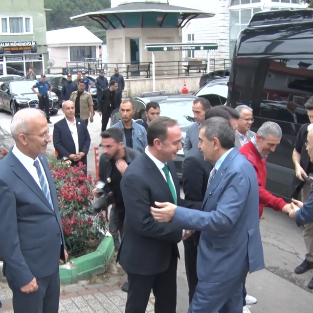 Milli Eğitim Bakanı Tekin Bursa'da Büyük Erzurum Yayla Şenliği'ne katıldı