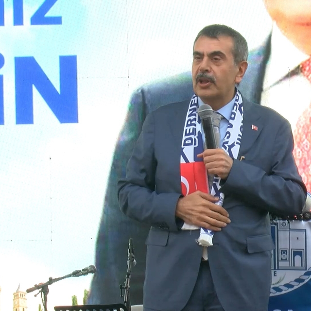 Bakan Tekin: Topluma çimento vazifesi gören sivil toplum örgütlerimiz var