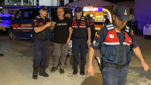 Adli kontrolle serbest kalan ünlü yönetmen Ezel Akay: "Mahkeme sonunda her şeyi öğreneceksiniz"