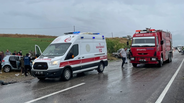 Kastamonu'da 3 aracın karıştığı kazada 1 kişi öldü, 6 kişi yaralandı