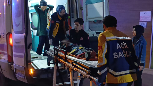 Bursa'da 2'nci kat pencereden düşen  çocuk ağır yaralandı