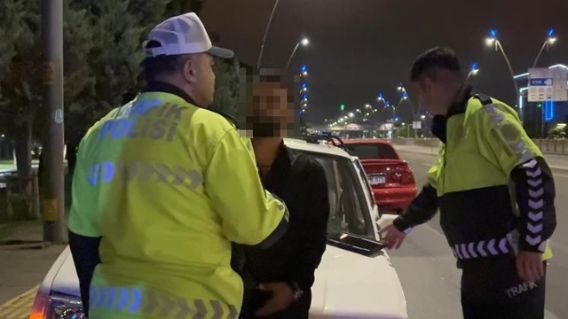Alkollü sürücünün yalanını kuzeni ortaya çıkardı
Kayseri'de kazaya karışan alkollü sürücüye 350 bin TL idari para cezası yazıldı