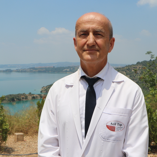 Prof. Dr. Sebe: Derinliği bilinmeyen sulara balıklama atlamak felç ve ölüme...
