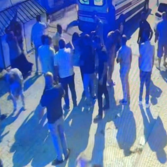 Eskişehir'de 2'si polis 9 kişinin yaralandığı kavganın görüntüleri ortaya ç...