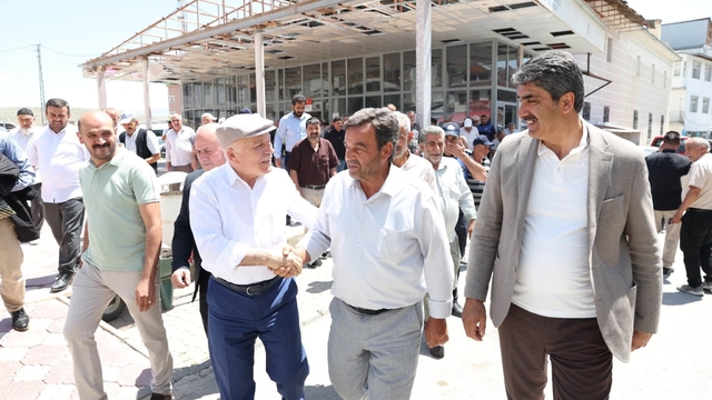 Aşkale'de kentsel dönüşüm tam gaz: Başkan Sekmen sahadaki çalışmaları denetledi