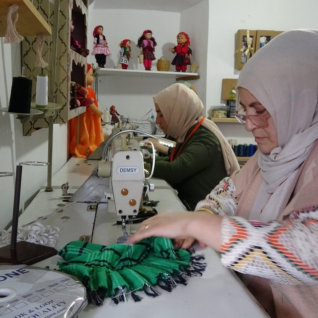 Atıl kumaşları sanata dönüştürüyorlar
Sandıktaki kültür: Bez bebekler gelec...