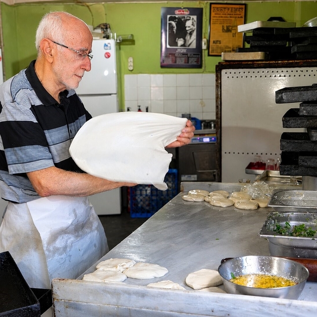 81 yaşında, 69 yıldır aynı tezgâhın başında: "Hayata yeniden başlasam yine...