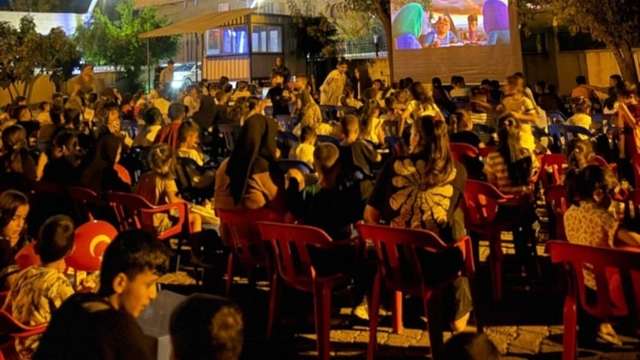 Şırnak'ta köylerde yaz akşamları sinema şöleni başlıyor