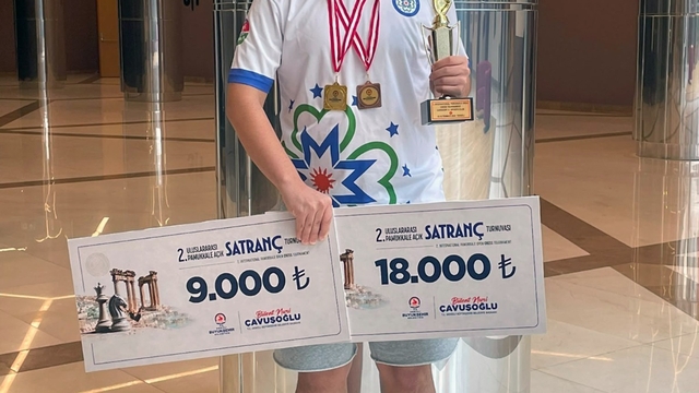Büyükşehir sporcuları satrançta başarılarını sürdürüyor