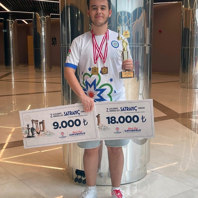 Büyükşehir sporcuları satrançta başarılarını sürdürüyor
