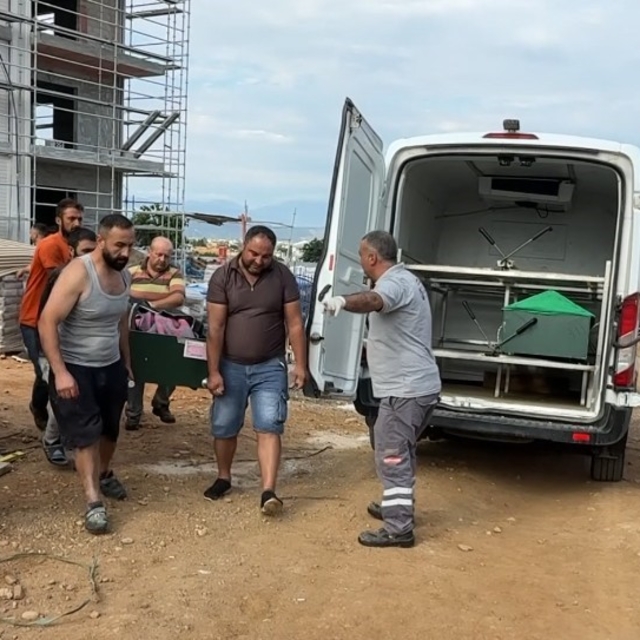 Antalya'da inşaatta üzerine beton blok düşen işçi hayatını kaybetti