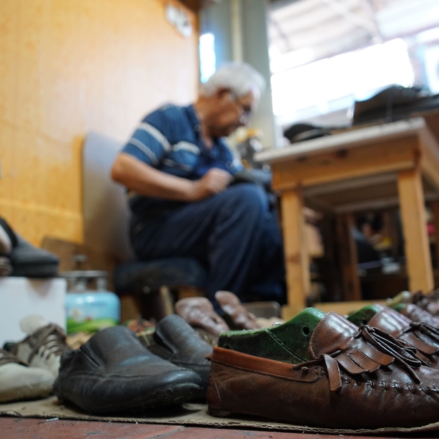 İlkokulu bitirdiği gün başladığı meslekte 69 yılı devirdi
81 yaşındaki ayak...