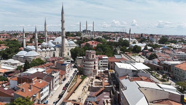 Sanat tarihçisi Prof. Dr. Beksaç: "Makedonya Kulesi hak ettiği bilgiye layık olması gereken bir yapı"
"Makedon Kulesi'nin Hadrian ile ilgisi yok"