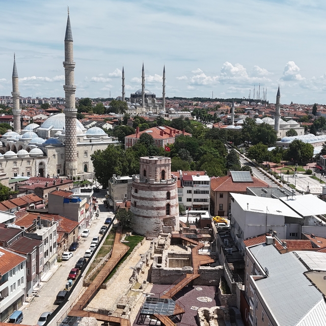 Sanat tarihçisi Prof. Dr. Beksaç: "Makedonya Kulesi hak ettiği bilgiye layı...