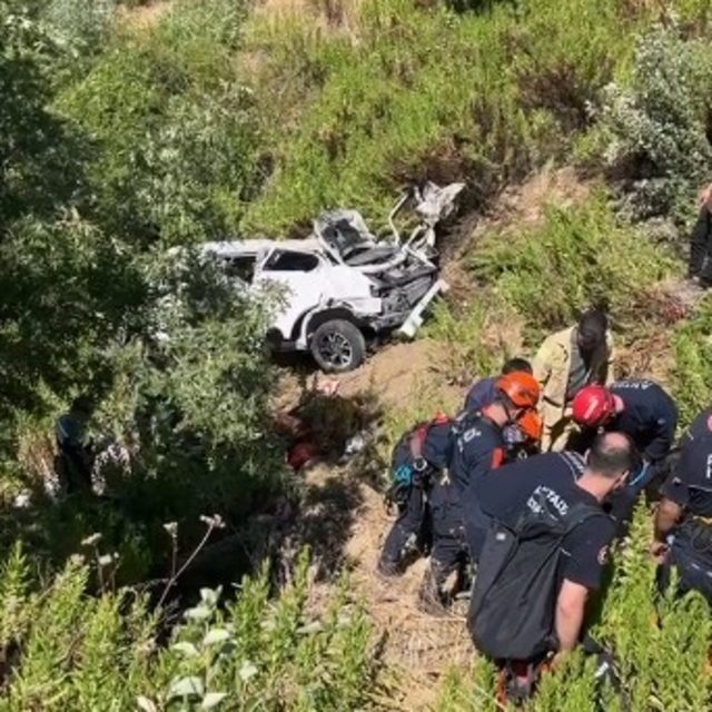 Antalya'da otomobil uçuruma yuvarlandı: 5 ölü, 2 yaralı