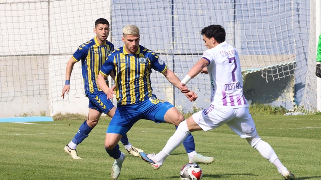 Menemen'den ayrılan Erkan'a üç talip