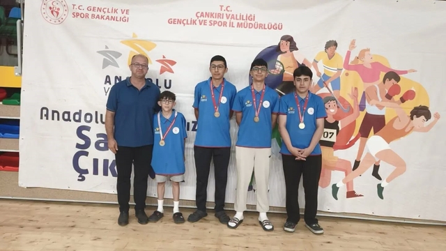Badmintonda çifte zafer