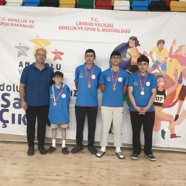 Badmintonda çifte zafer