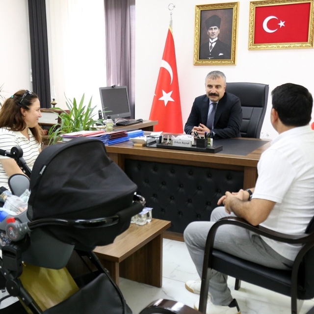 Eskişehir'de koruyucu aile hizmetiyle bir çocuk daha sıcak yuvaya kavuştu