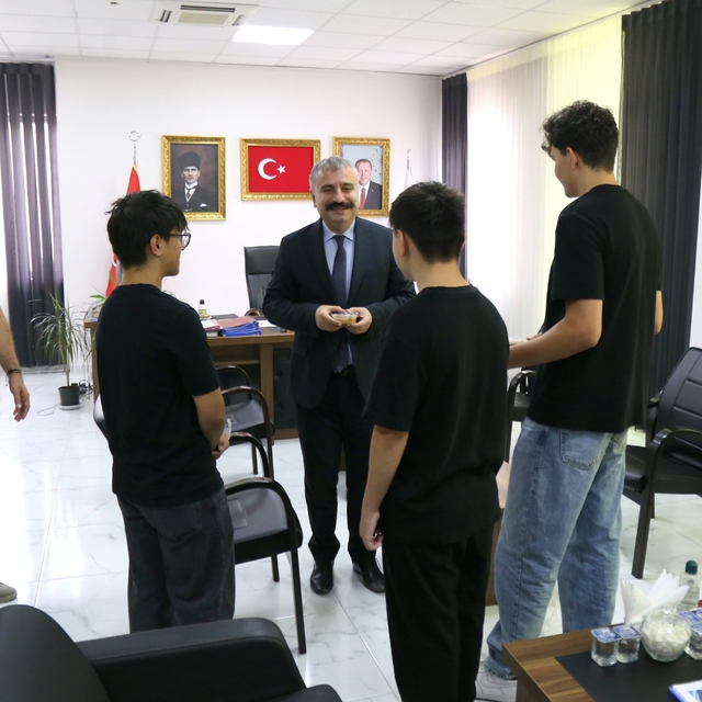 Eskişehir'de çocuk evleri sitesi sakinlerinden anlamlı aşure etkinliği