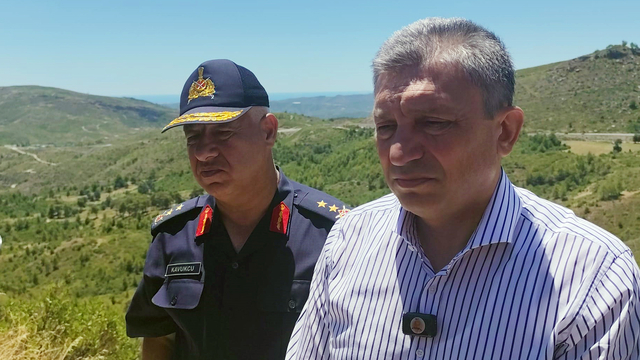 Antalya'da kamyonet, uçuruma yuvarlandı; aynı aileden 5 kişi öldü, 2 yaralı (2)