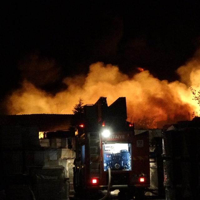 Malatya'da Hurdacılar Sitesi'ndeki yangın söndürüldü
