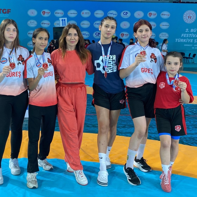 Köyceğizli güreşçiler Türkiye Şampiyonası'ndan 5 madalya ile döndü
