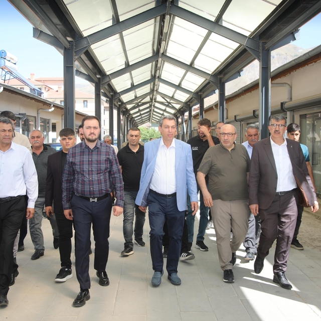 Elazığ'da AK kadro, saha çalışmalarını sürdürüyor