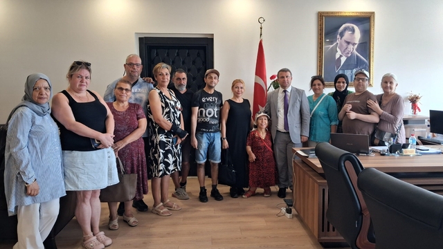 Ayvalık Birlik Ortopedik Engelliler Derneği'nden Kaymakam Cimşit'e hayırlı olsun ziyareti