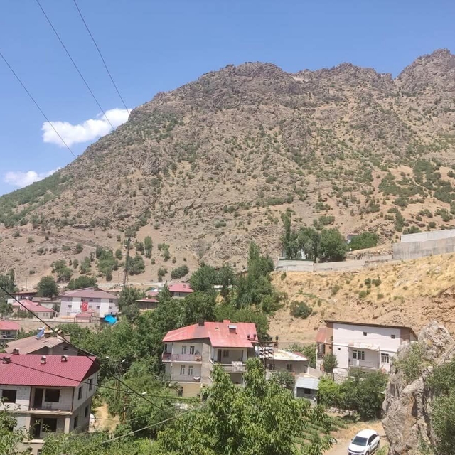 Terörsüz Türkiye'nin yeni yüzü: Askeri helikopter bu kez hayat kurtardı
Şır...