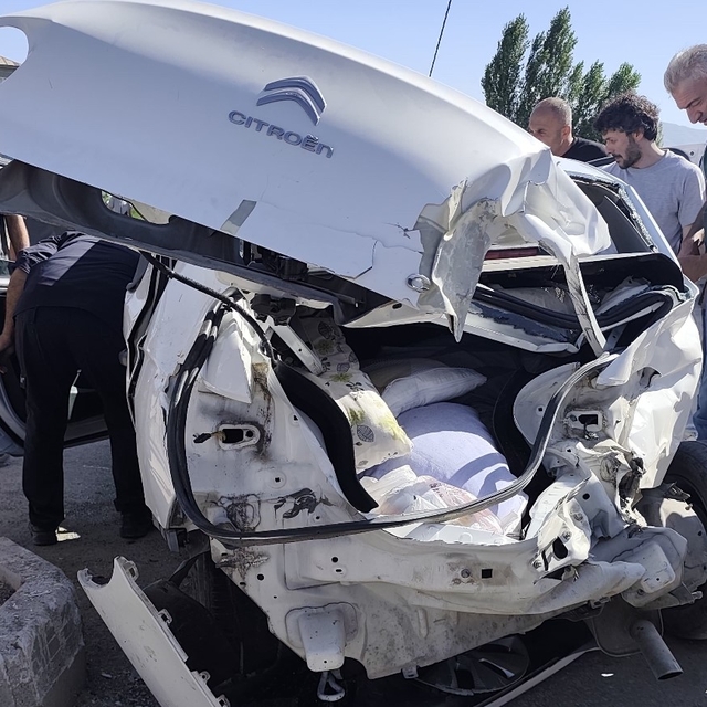 Hakkari'de üç ayrı trafik kazası: 1 ölü, 7 yaralı