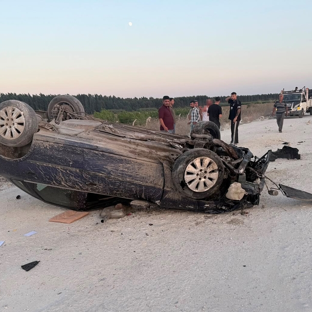 Mersin'de stabilize yolda otomobil takla attı: 1 ölü,1 yaralı