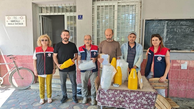Nazilli'de 2 bin 500 Akdeniz meyve sineği tuzağı dağıtıldı