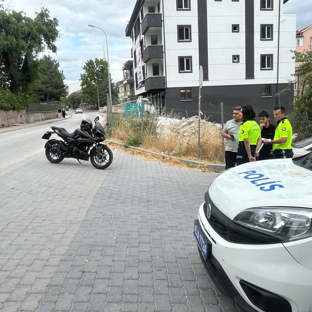 Tavşanlı'da otomobil ile motosiklet çarpıştı: 1 yaralı
