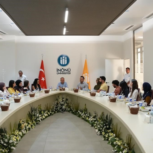 Türkçe Yaz Okulu düzenlenen kapanış yemeğiyle sona erdi
