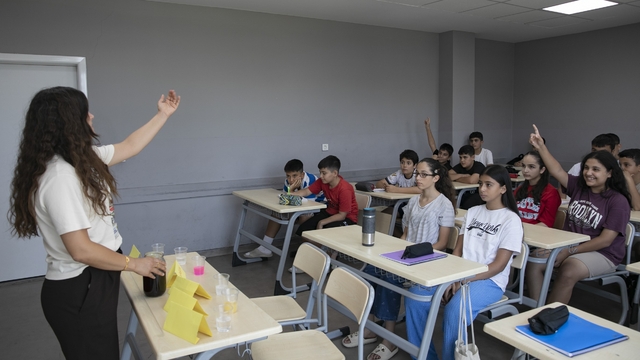 Mersin'de ücretsiz yaz atölyeleri öğrencilerden yoğun ilgi görüyor