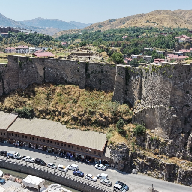 Bitlis Kalesi'nde kazılar büyük ölçüde tamamlandı
Tarihi yapılar restorasyo...