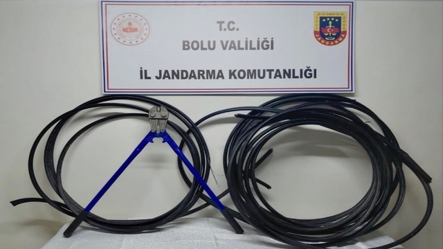 Bolu'da kablo hırsızlığı şüphelisi çaldığı kablolarla yakalandı