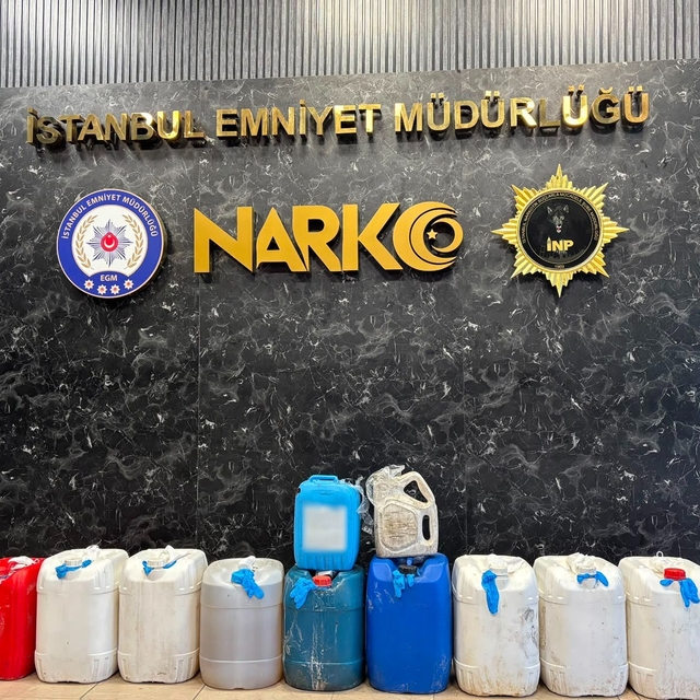 Sakarya'da uyuşturucu operasyonu: 5 gözaltı
Ev ve işyerleri ile bir çekici...