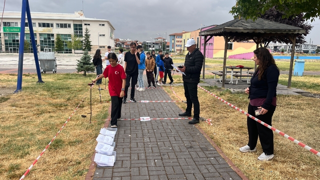 Sağanak yağmur oryantiring heyecanını durduramadı