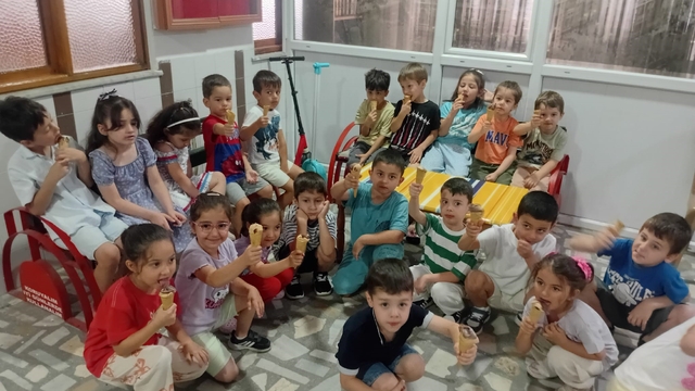 Yaz Kur'an kursundaki öğrencilere serinleten ikram
