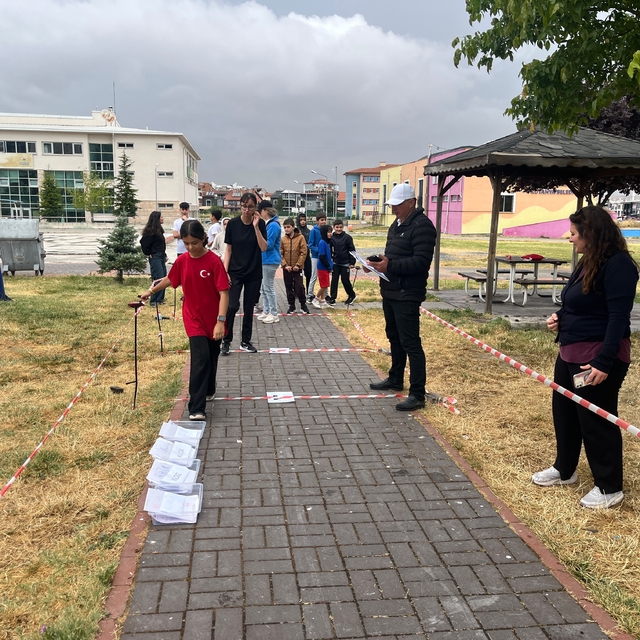 Sağanak yağmur oryantiring heyecanını durduramadı